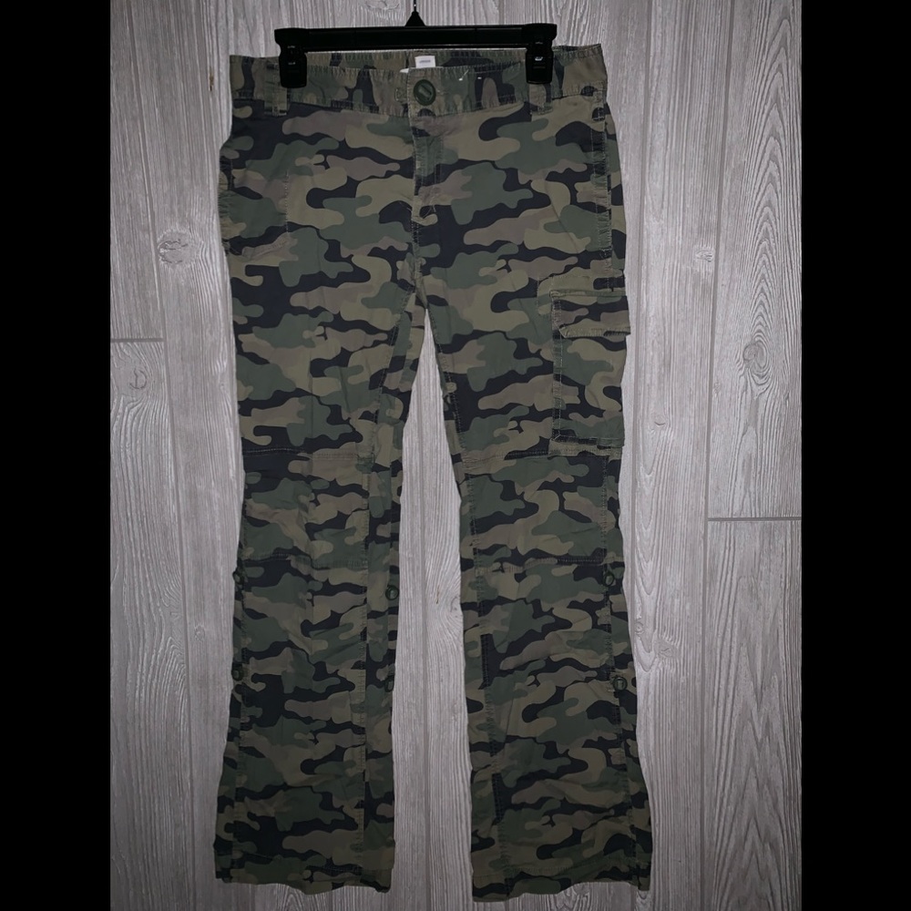 Old Navy camo cargo pants